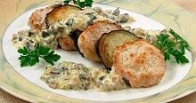 Рецепт - Медальоны из свинины с грибным соусом