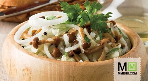 Салат с маринованными грибами Салат с маринованными грибами