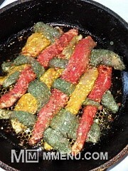 Приготовление блюда по рецепту - Плетенка куриная в специях на подушке из шпината. Шаг 9