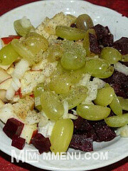 Приготовление блюда по рецепту - Салат из свеклы с виноградом. Шаг 3