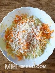 Приготовление блюда по рецепту - Морковно-кабачковые оладьи.. Шаг 2