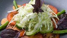 Рецепт - Салат из овощей с фасолью