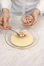 Приготовление блюда по рецепту - Суп-пюре с креветками. Шаг 3