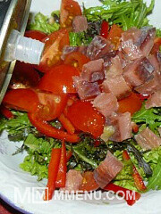 Приготовление блюда по рецепту - Салат с лососем. . Шаг 5