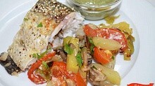 Рецепт - Запеченный амур с овощами