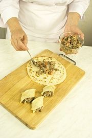 Приготовление блюда по рецепту - Блинная запеканка. Шаг 4