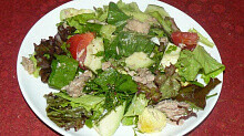 Рецепт - Летний салат с тунцом и авокадо
