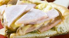 Рецепт - Пицца с грибами, ветчиной и сардельками