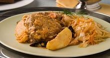 Рецепт - Гусь, тушеный с овощами и фруктами