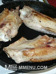 Приготовление блюда по рецепту - Крылья индейки в сметанном соусе. Шаг 1
