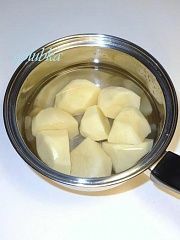 Приготовление блюда по рецепту - Окунь запеченный с картофелем под сырной корочкой. Шаг 1
