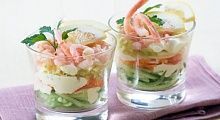 Рецепт - Салат-коктейль с креветками и огурцами