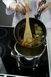 Приготовление блюда по рецепту - Солянка рыбная (2). Шаг 4