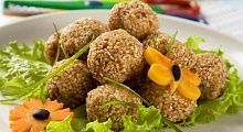 Рецепт - Куриные шарики с кунжутом