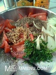 Приготовление блюда по рецепту - Курица с бальзамическим уксусом, помидорами и луком. Шаг 4