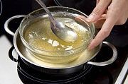 Приготовление блюда по рецепту - Заливное из курицы с фруктами. Шаг 6