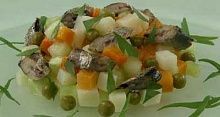 Рецепт - Салат овощной со шпротами (2)