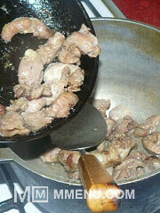Приготовление блюда по рецепту - Тушеные куриные желудки. Шаг 1