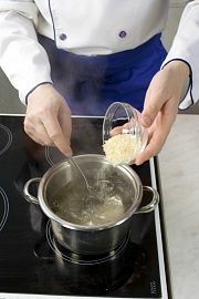 Приготовление блюда по рецепту - Ароматный салат из риса со свининой. Шаг 1