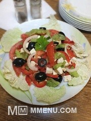 Приготовление блюда по рецепту - Греческий салат с моцареллой.. Шаг 5