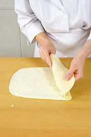 Приготовление блюда по рецепту - Дрожжевое слоеное тесто. Шаг 3