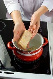 Приготовление блюда по рецепту - Осетрина в соусе из грецких орехов. Шаг 1