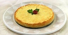 Рецепт - Австрийский творожный пирог с малиновым соусом