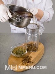 Приготовление блюда по рецепту - Квас сухарный. Шаг 3