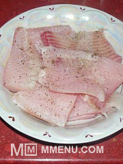Приготовление блюда по рецепту - Филе рыбы в сметане. Шаг 3