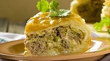 Рецепт - Мясная запеканка в слоеной рубашке