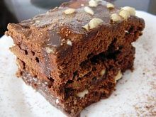 Рецепт - Брауни с шоколадной карамелью и соленым арахисом