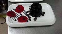 Черное желе из лесных ягод с шоколадом