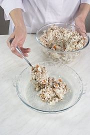 Приготовление блюда по рецепту - Утка, запеченная с рисом, под грибным соусом. Шаг 2