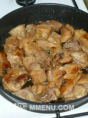 Приготовление блюда по рецепту - Тушеная капуста с мясом. Шаг 1
