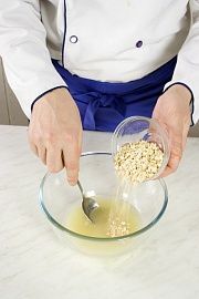 Приготовление блюда по рецепту - Овсяно-горчичные батоны. Шаг 1