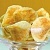 Картофельные чипсы со сметанным укропным соусом
