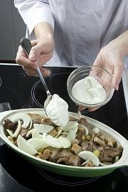 Приготовление блюда по рецепту - Заяц по-боярски. Шаг 4