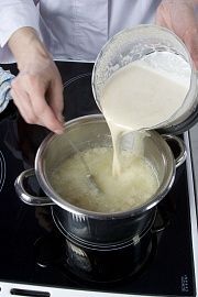 Приготовление блюда по рецепту - Суп с индейкой и кедровыми орешками. Шаг 4