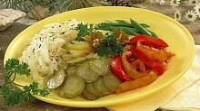 Рецепт - Салат картофельный с капустой и огурцами