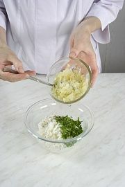 Приготовление блюда по рецепту - Рулет из судака с рисом. Шаг 2