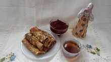 Рецепт - Блинчики с бананом и клубничным джемом