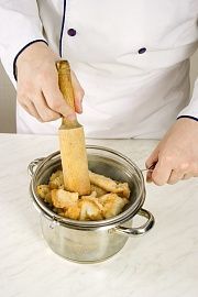 Приготовление блюда по рецепту - Суп из сухарей с фруктами. Шаг 3