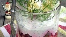 Рецепт - Салат-коктейль с лососем и свеклой