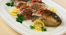 Рецепт - Карп, фаршированный орехами и гранатом