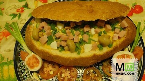 Салат в хлебе "Тайник"