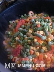 Приготовление блюда по рецепту - Булгур с креветками и овощами. Шаг 4