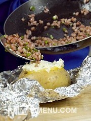 Приготовление блюда по рецепту - Картофель, фаршированный ветчиной. Шаг 9