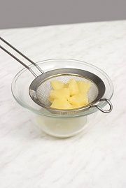 Приготовление блюда по рецепту - Куриная грудка с зеленой спаржей. Шаг 3