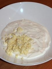 Приготовление блюда по рецепту - Жареный лосось под соусом. Шаг 2