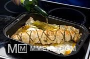 Приготовление блюда по рецепту - Рулет из курицы с зеленью. Шаг 15
